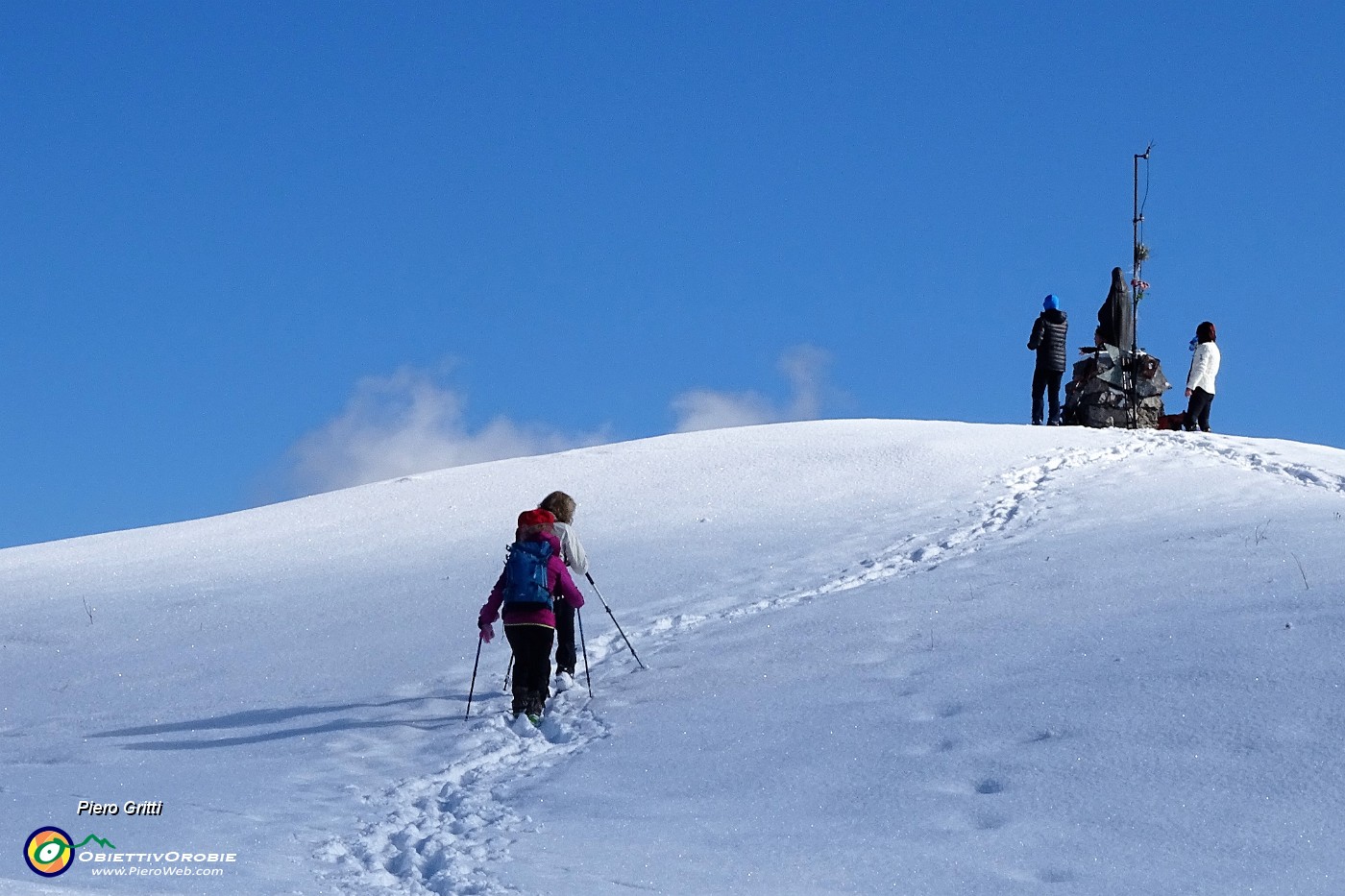 55 In arrivo alla Madonnina dei Canti (1563 m).JPG